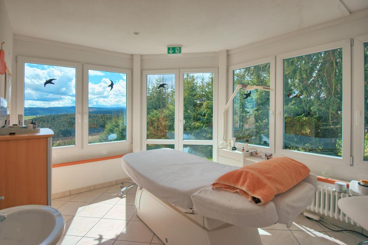 JUFA Hotel Schwarzwald Lenzkirch Exterior foto